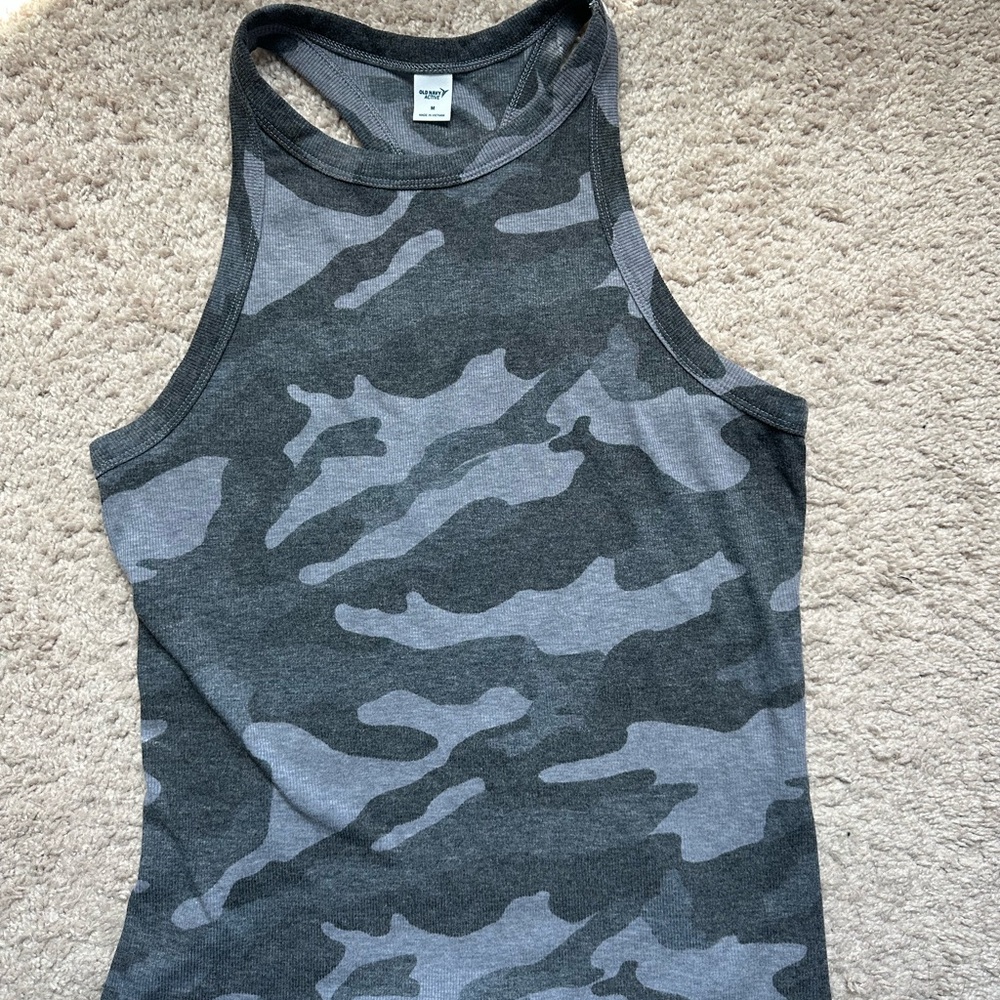Medium Workout Top Bundle - image 5
